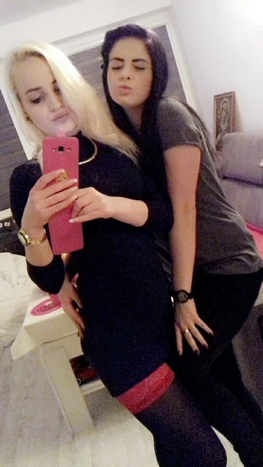 25P sexy females in tights pantyhose nylons 68