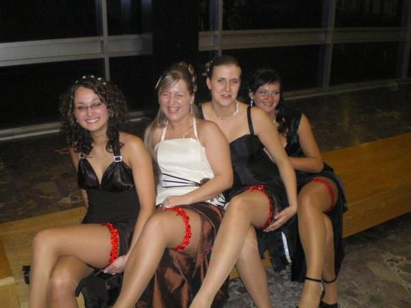 25P sexy females in tights pantyhose nylons 68