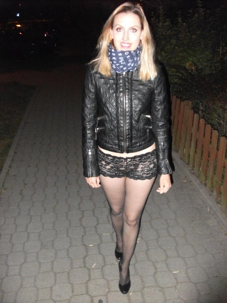 17P Prostitute Sandra outdoor