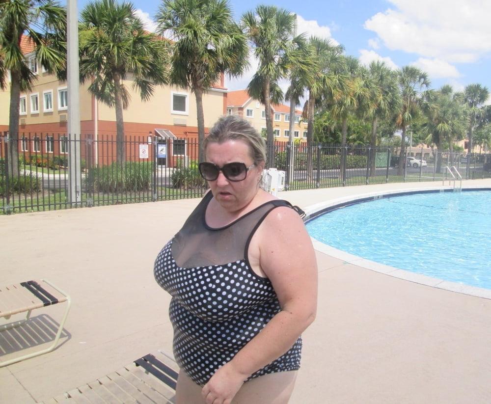 25P Mature Women in One Piece Swimsuits (set 2)