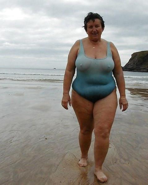 25P Mature Women in One Piece Swimsuits (set 2)