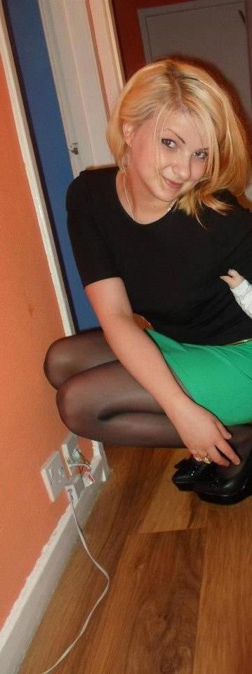 25P sexy females in tights pantyhose nylons 70