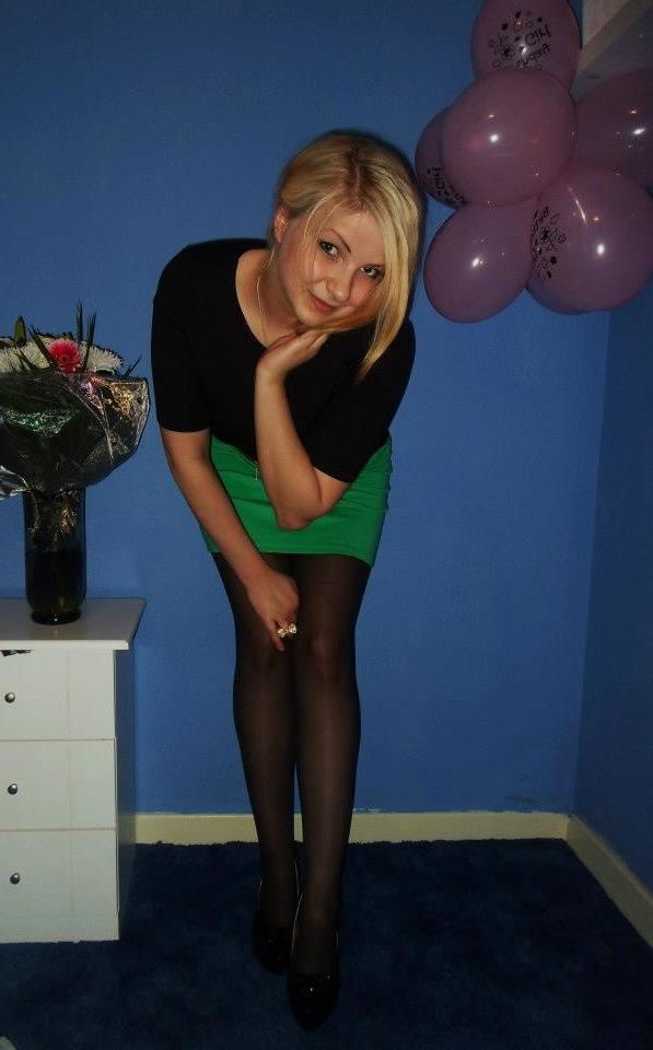 25P sexy females in tights pantyhose nylons 70
