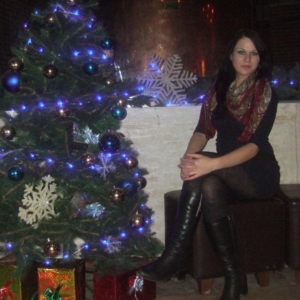 25P sexy females in tights pantyhose nylons 70