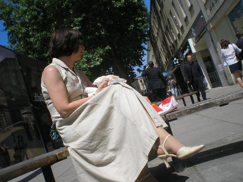 25P sexy street ladies in pantyhose