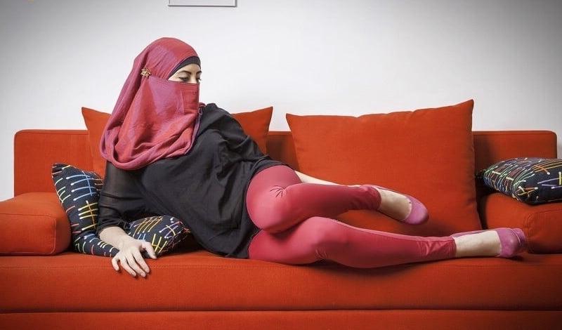 25P Hijab niqab heels nylons