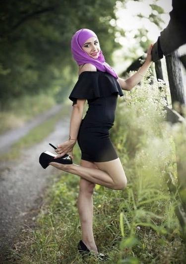 25P Hijab niqab heels nylons