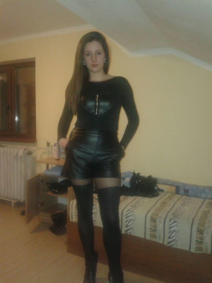 25P sexy females in tights pantyhose nylons 67