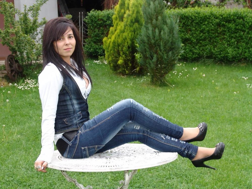 25P sexy females in tights pantyhose nylons 67