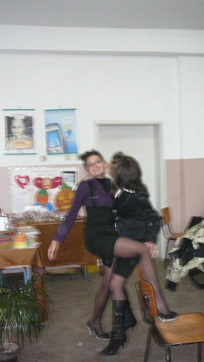 25P sexy females in tights pantyhose nylons 67