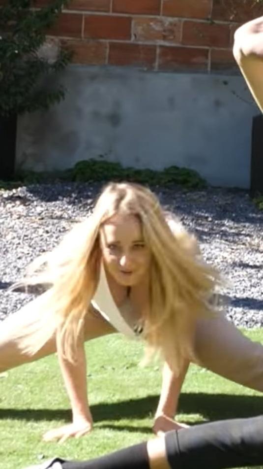 21P Camille LV french youtubeur