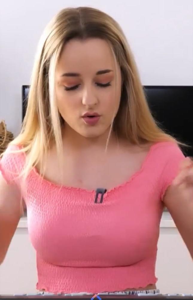 21P Camille LV french youtubeur