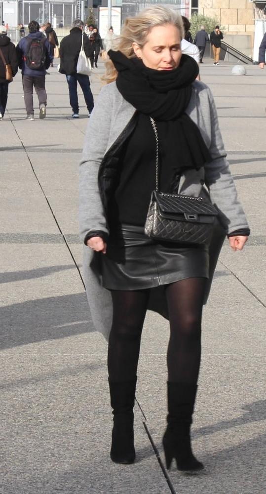 25P Street Pantyhose - French Sluts in PH and Leather Skirts