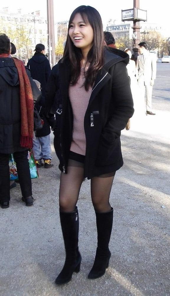 25P Street Pantyhose - Pantyhosed Asians in France