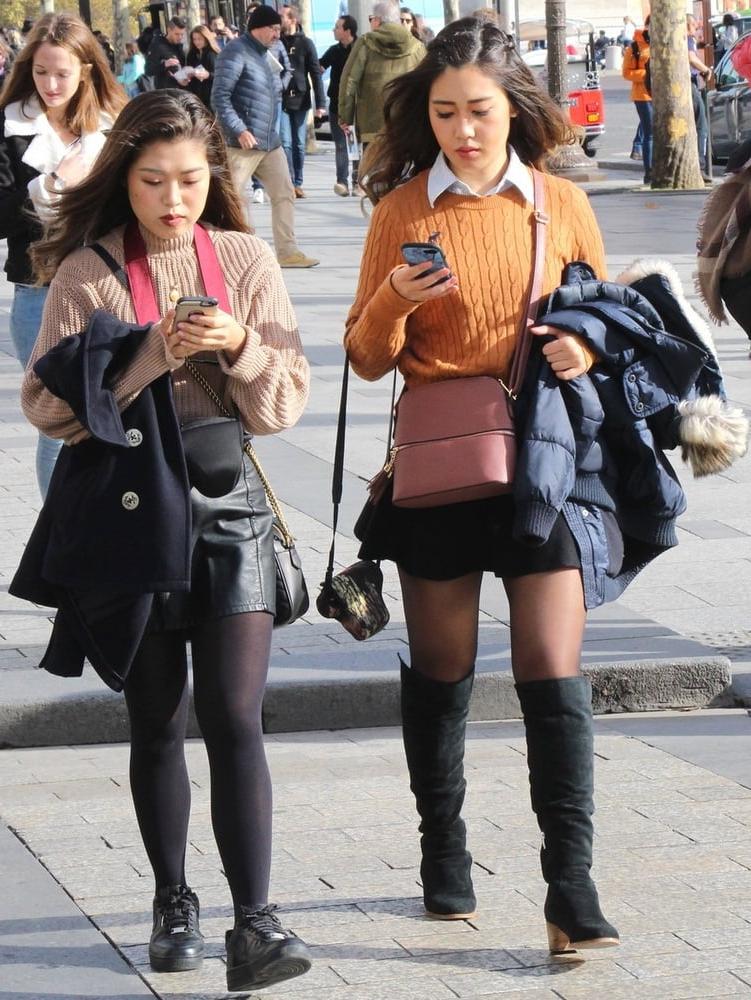 25P Street Pantyhose - Pantyhosed Asians in France