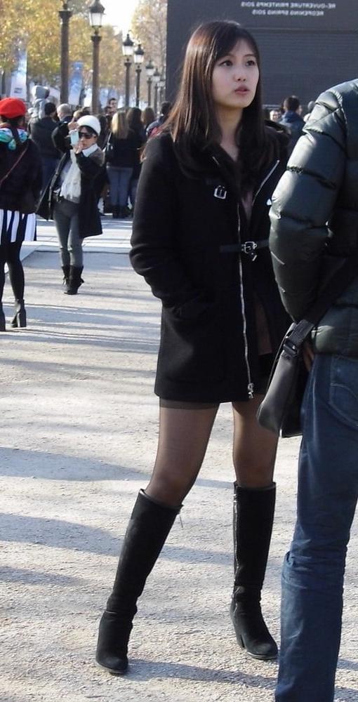 25P Street Pantyhose - Pantyhosed Asians in France