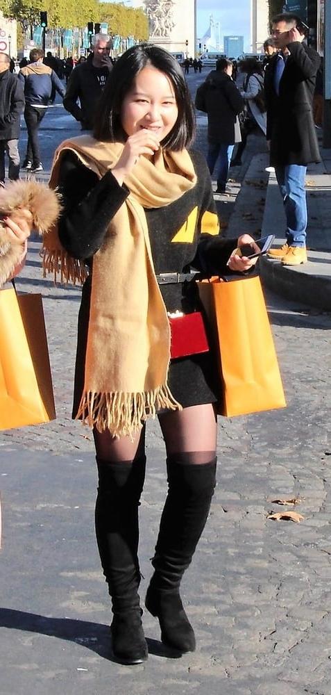 25P Street Pantyhose - Pantyhosed Asians in France