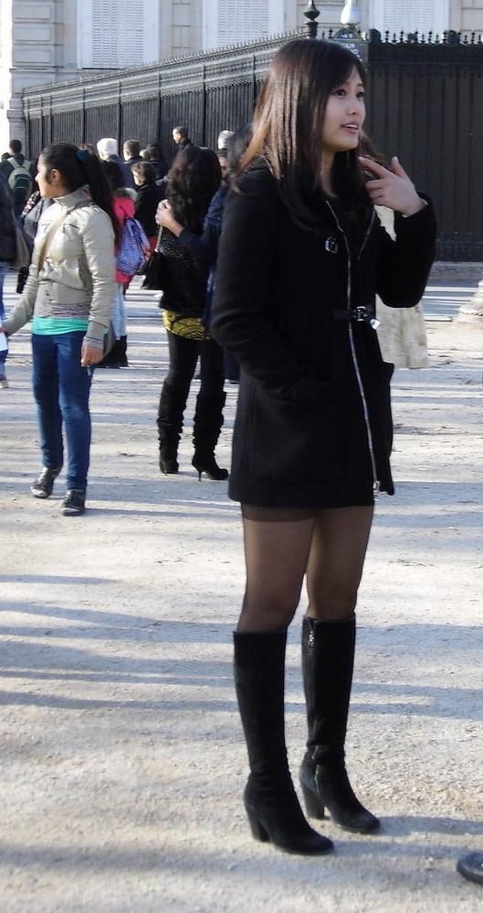 25P Street Pantyhose - Pantyhosed Asians in France