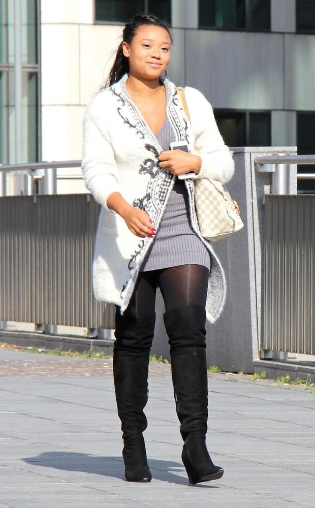 25P Street Pantyhose - Pantyhosed Asians in France