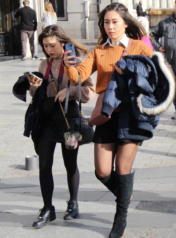 25P Street Pantyhose - Pantyhosed Asians in France
