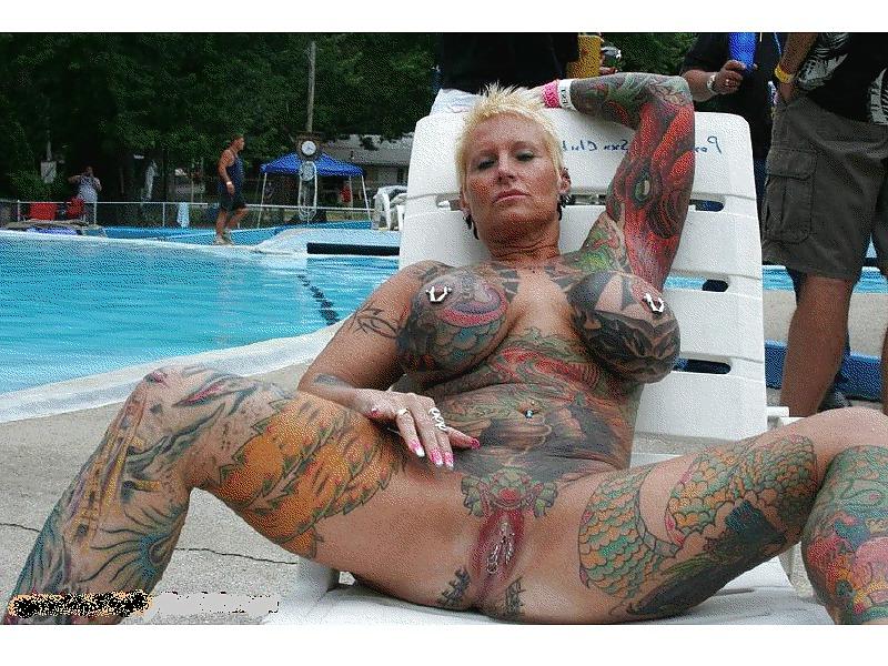11P My mom has a tatoo