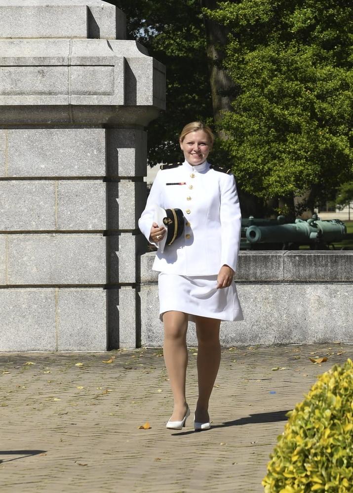 20P navy women in pantyhose