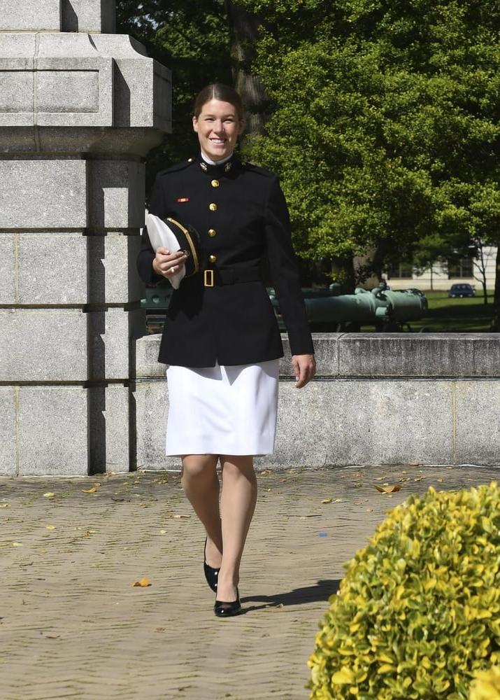 20P navy women in pantyhose