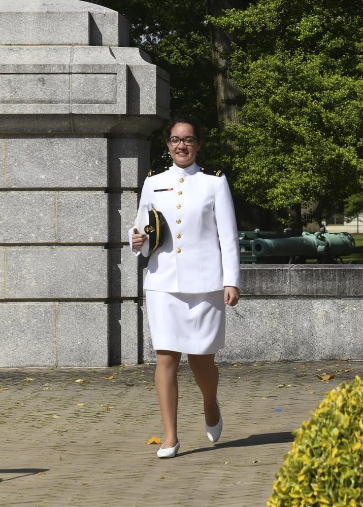 20P navy women in pantyhose