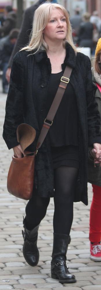 25P Street Pantyhose - Real Life Cunts-Next-Door