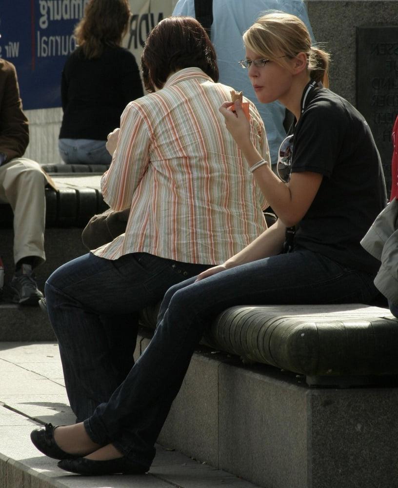 25P Street Pantyhose - HUT Sluts