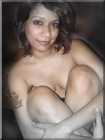 25P Pakistani Hot Babe