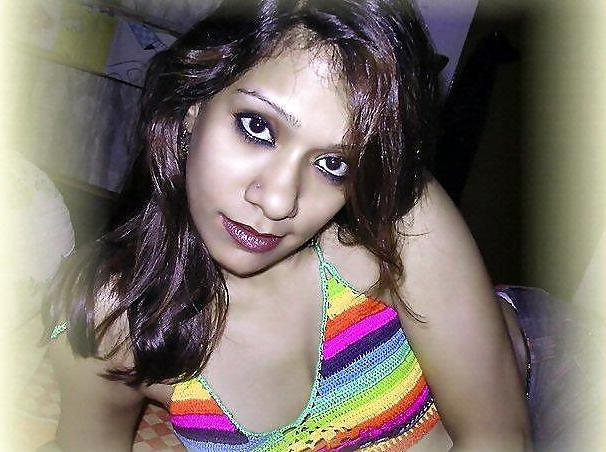 25P Pakistani Hot Babe