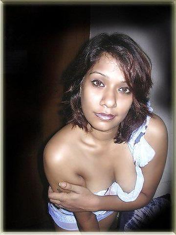 25P Pakistani Hot Babe