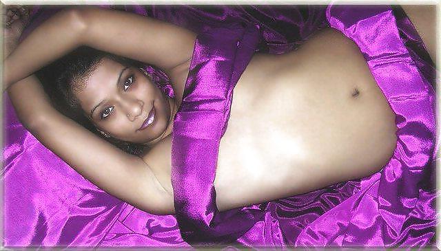 25P Pakistani Hot Babe