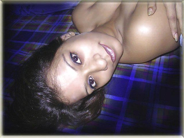 25P Pakistani Hot Babe