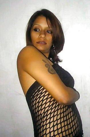 25P Pakistani Hot Babe