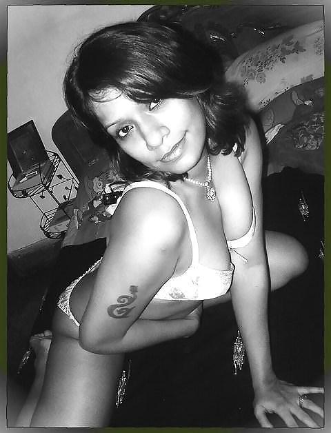 25P Pakistani Hot Babe