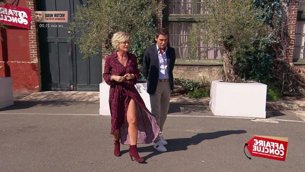 25P sophie davant nue sexy et exhib