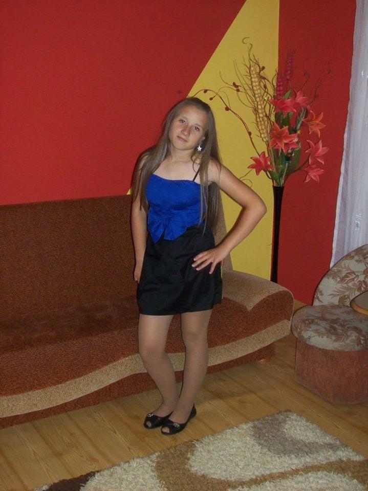 25P sexy females in tights pantyhose nylons 62