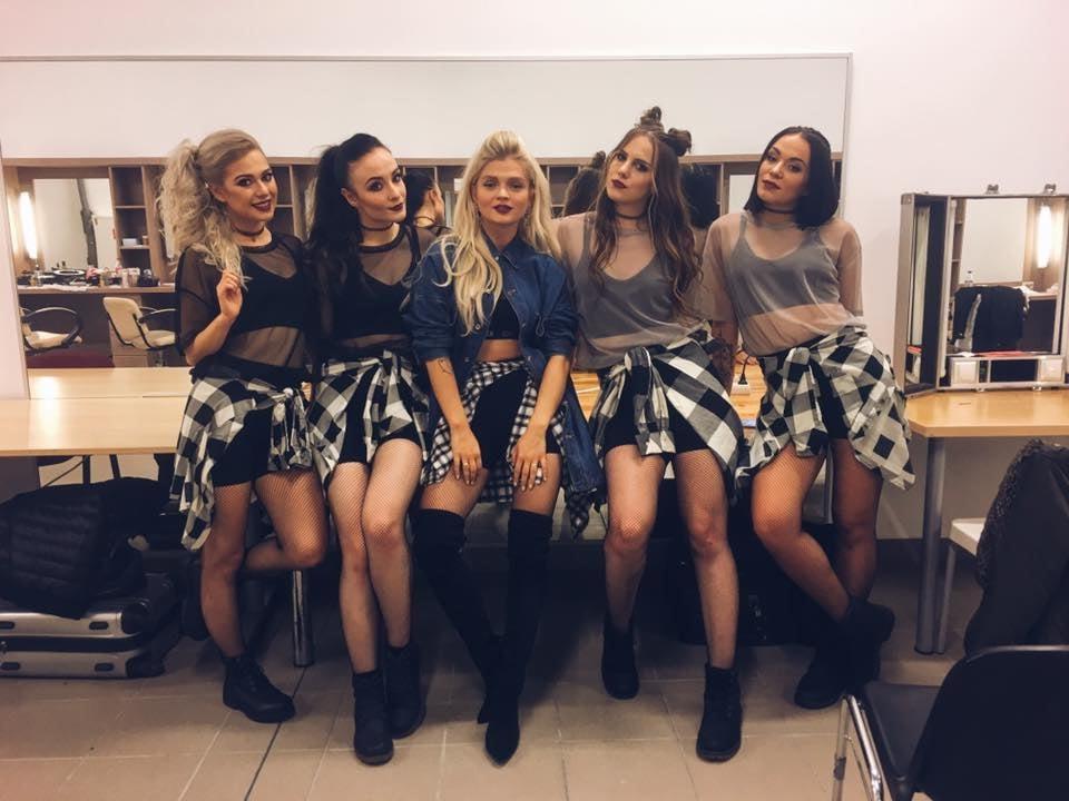 25P sexy females in tights pantyhose nylons 62
