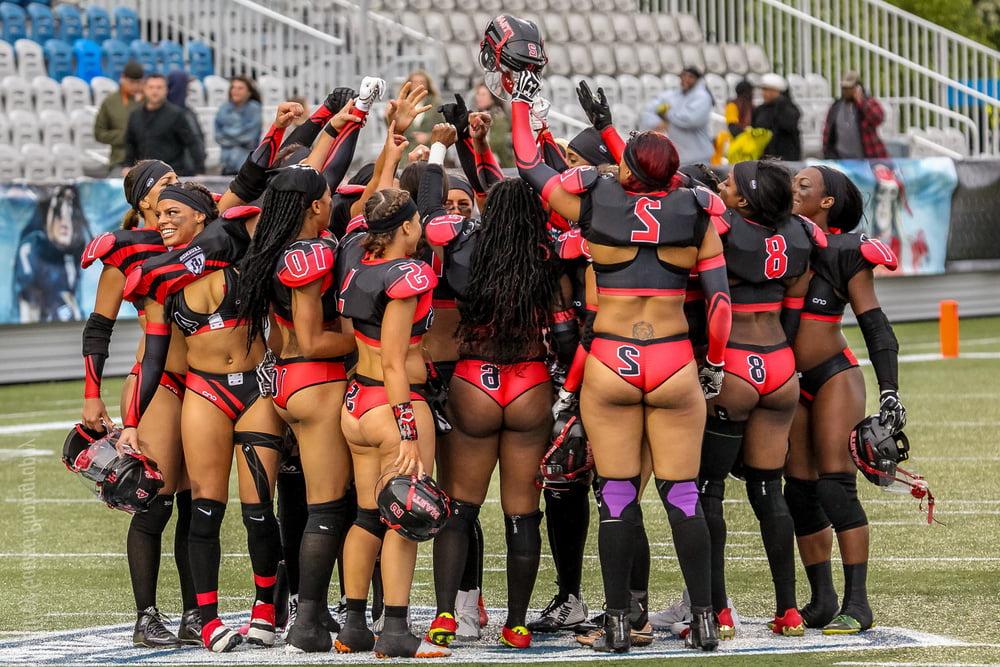 16P SekushiLover - The Hot Women of Lingerie Football