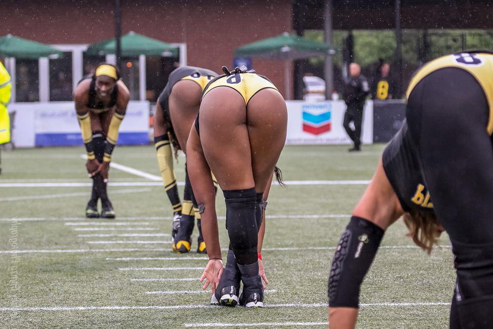 16P SekushiLover - The Hot Women of Lingerie Football