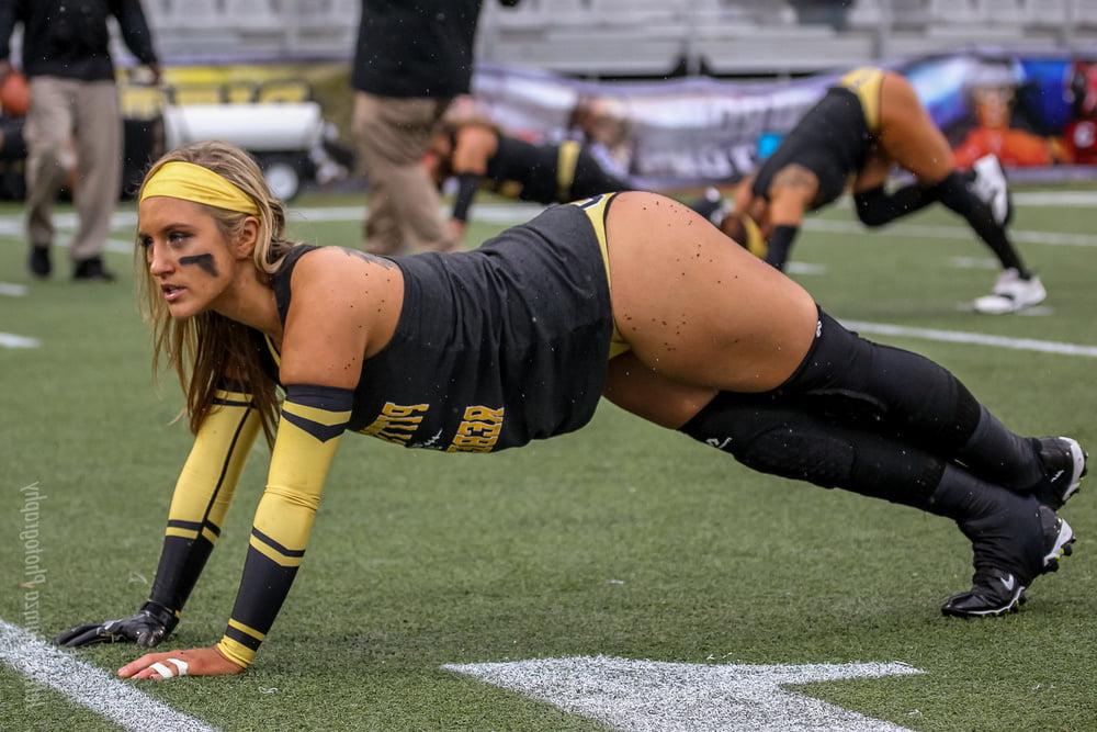 16P SekushiLover - The Hot Women of Lingerie Football