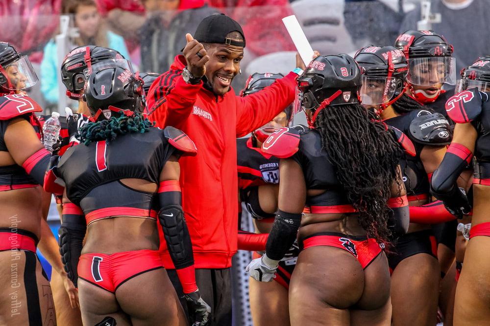 16P SekushiLover - The Hot Women of Lingerie Football