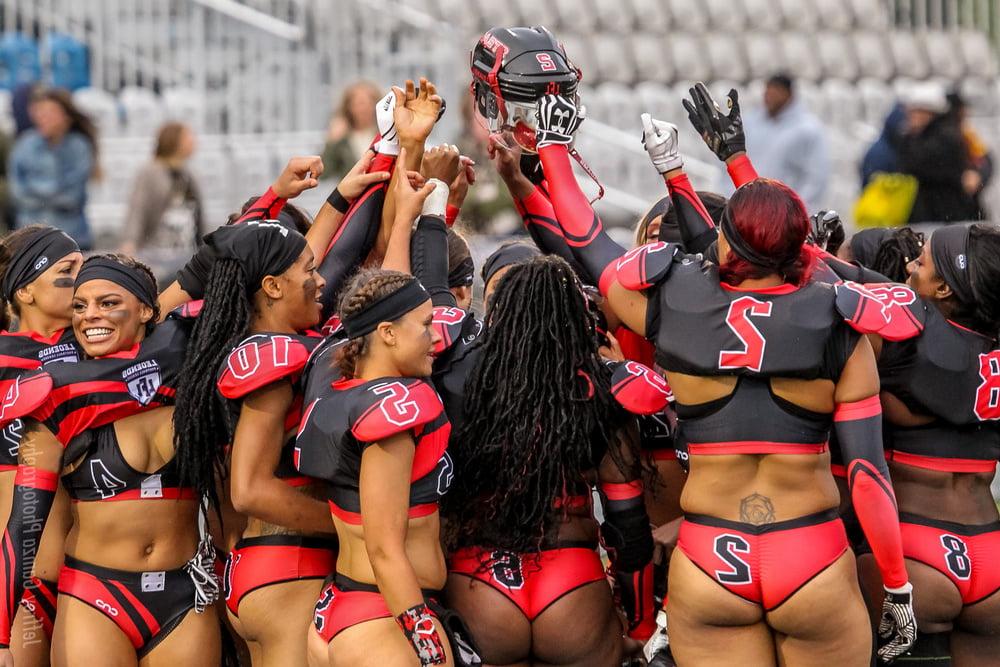 16P SekushiLover - The Hot Women of Lingerie Football