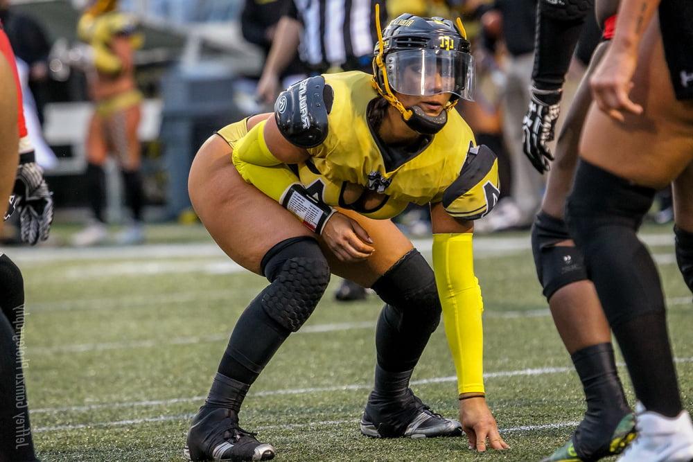 16P SekushiLover - The Hot Women of Lingerie Football