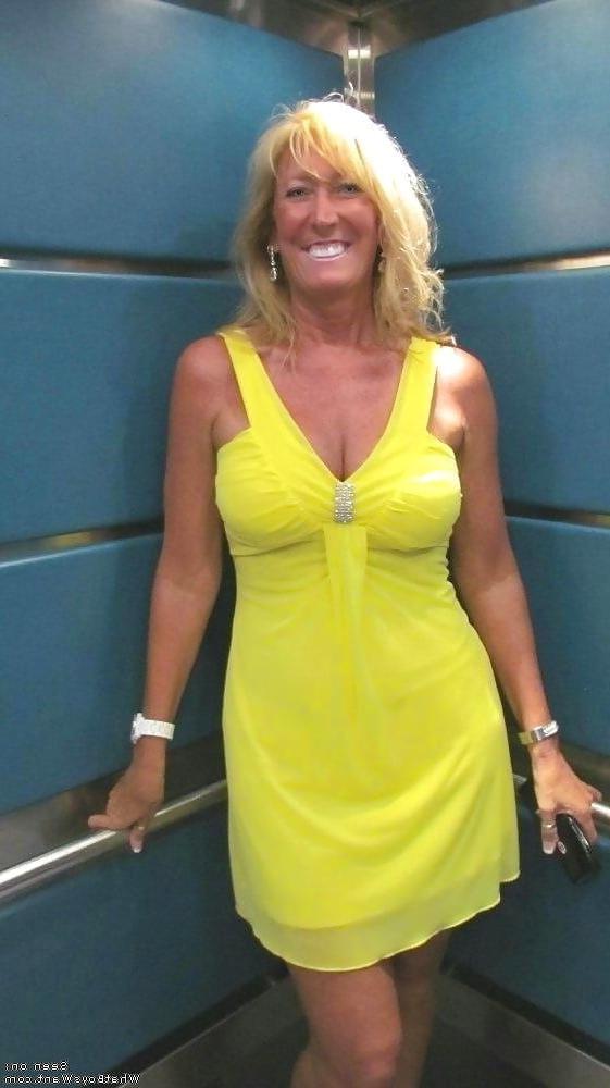 25P Sexy Huge Tit Very Curvy Tan Lined Mature MILF Perfect Body