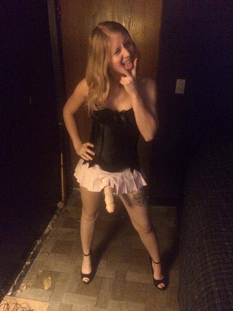 16P Strapon Babes Vol 12