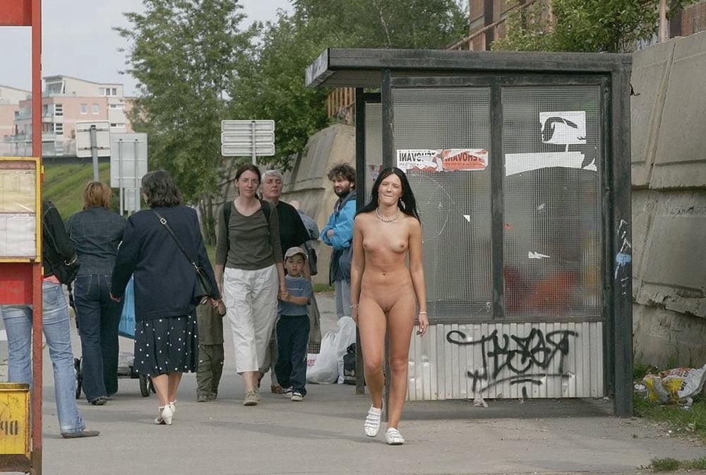 25P Random Ladies Outdoor 01