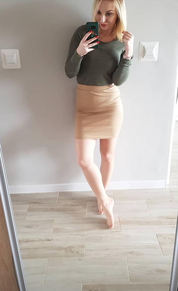 17P Monika hot Polish busty slut selfie pics
